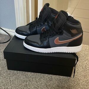 Nike Air Jordan Retro High BG size 5.5Y